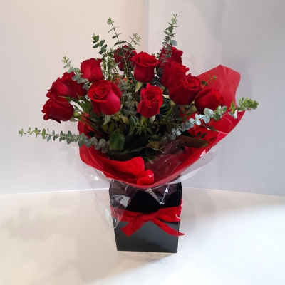 12 Best Quality Red Roses